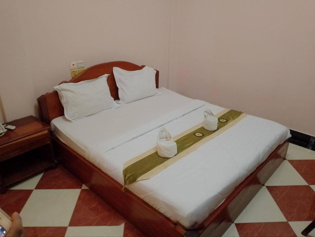 Nawin Palace Guesthouse Phnom Penh Ngoại thất bức ảnh