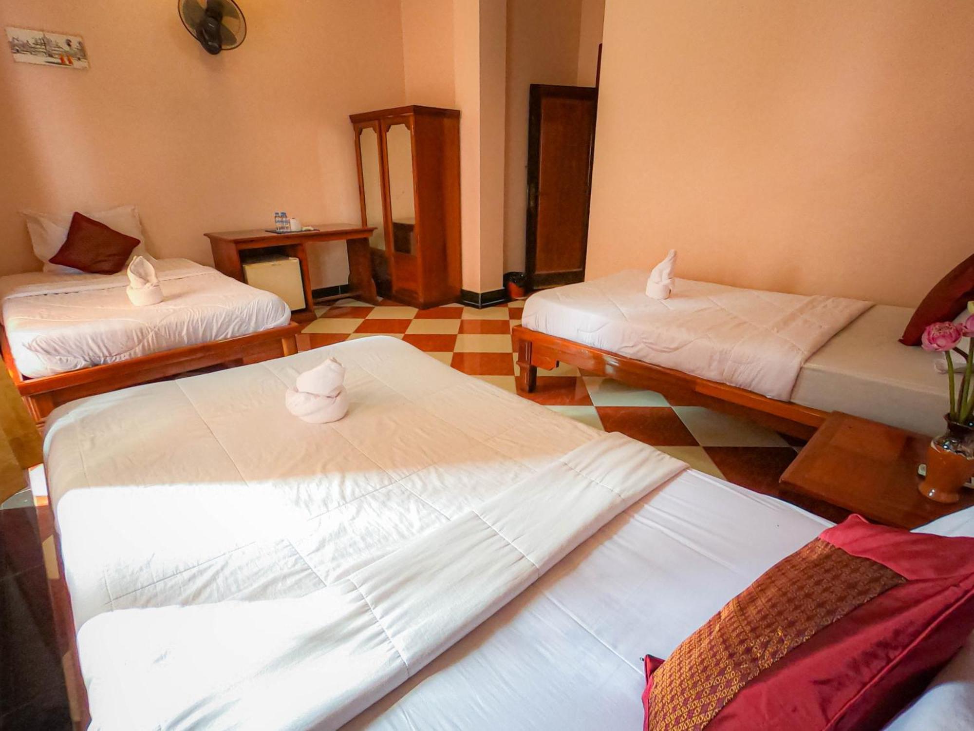 Nawin Palace Guesthouse Phnom Penh Ngoại thất bức ảnh