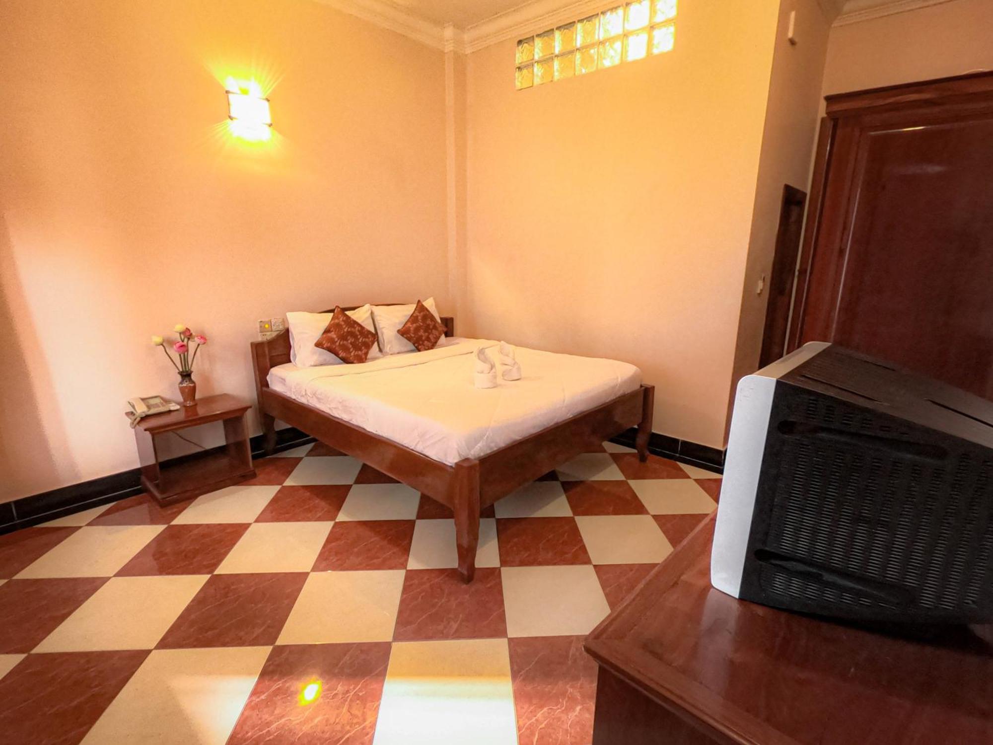 Nawin Palace Guesthouse Phnom Penh Ngoại thất bức ảnh