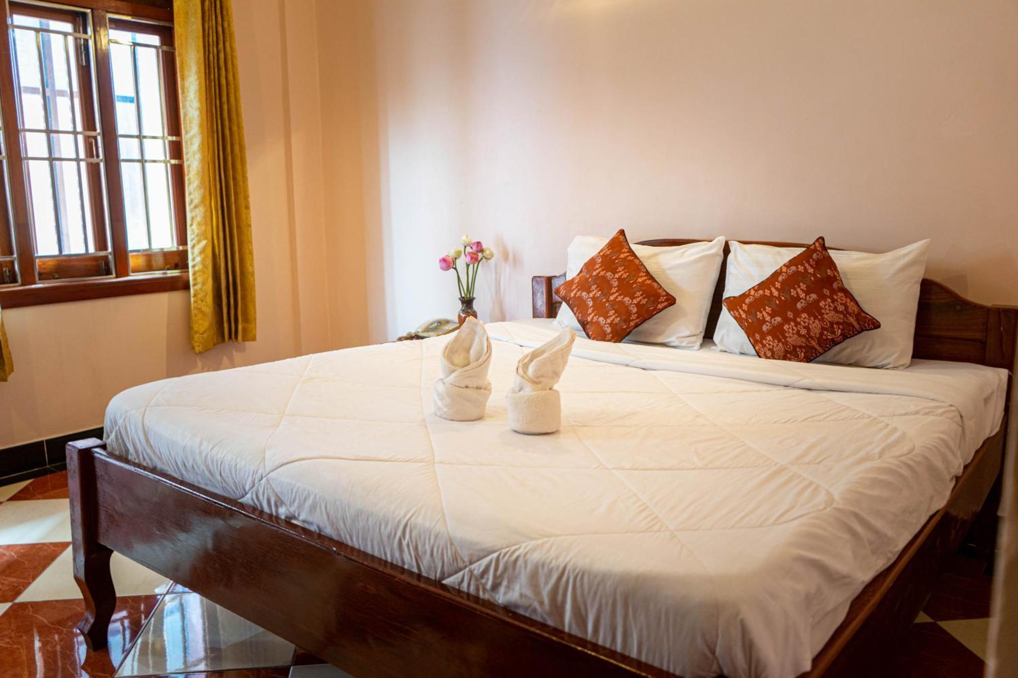 Nawin Palace Guesthouse Phnom Penh Ngoại thất bức ảnh