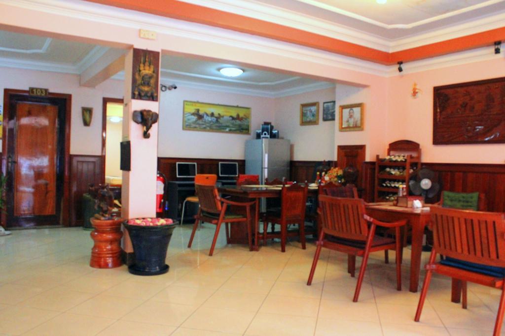 Nawin Palace Guesthouse Phnom Penh Ngoại thất bức ảnh